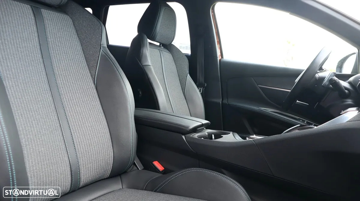 Peugeot 5008 1.5 BlueHDi Allure Pack EAT8 - 53