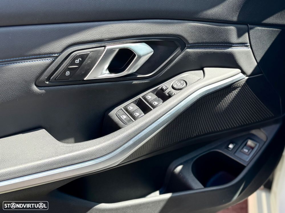 BMW 330 e Aut. M Sport - 23