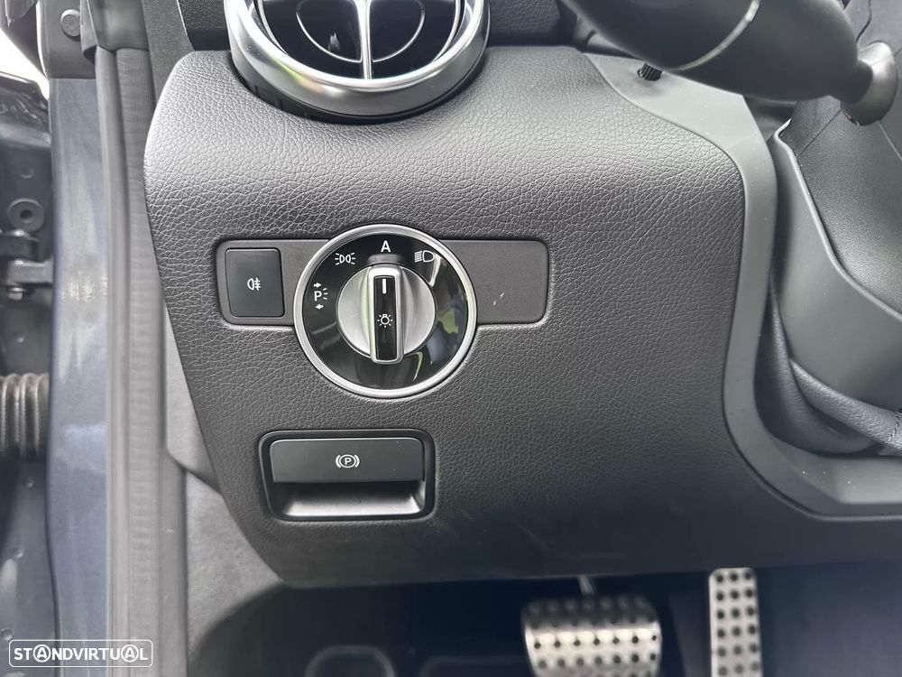 Mercedes-Benz SLK 250 (BlueEFFICIENCY) 7G-TRONIC CarbonLOOK Edition - 25