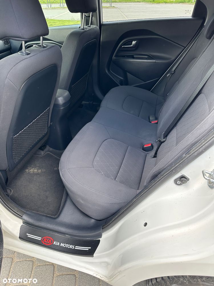 Kia Rio - 12