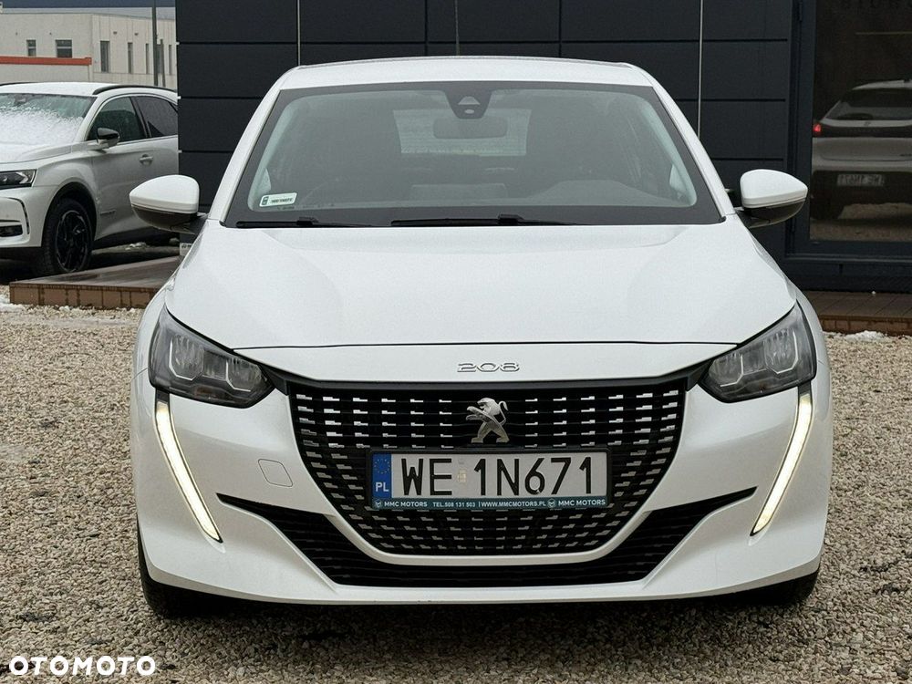 Peugeot 208 - 8