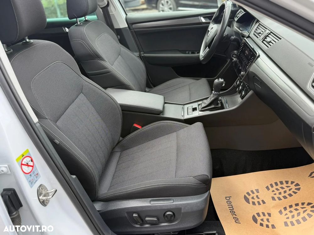 Skoda Superb Combi 2.0 TDI DSG Premium Edition - 26