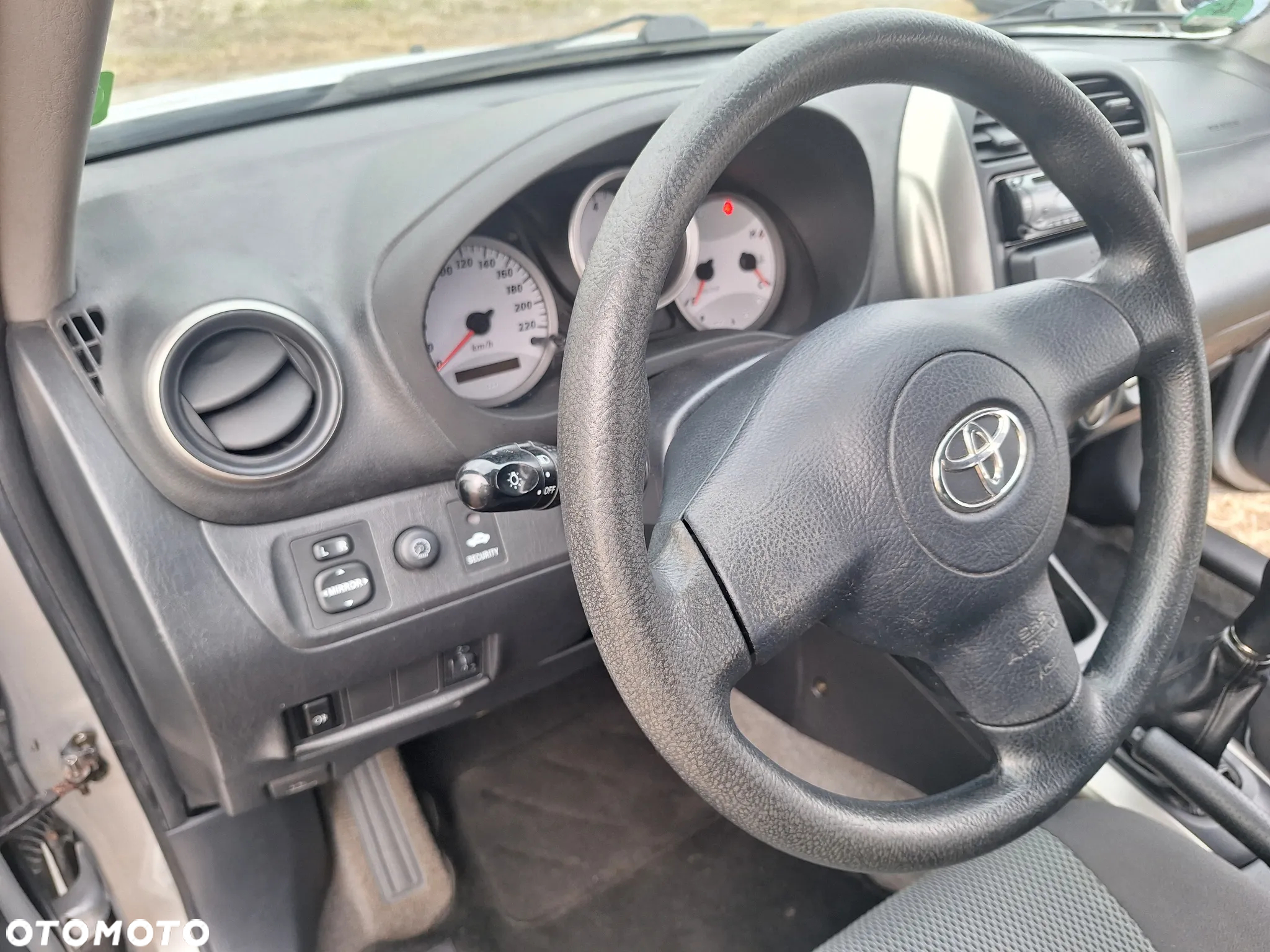 Toyota RAV4 1.8 VVT-i Terra 2WD - 32