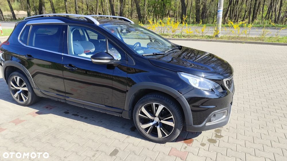 Peugeot 2008 1.2 Pure Tech GPF Allure S&S - 5
