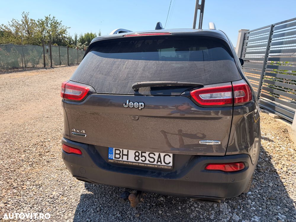 Jeep Cherokee - 10