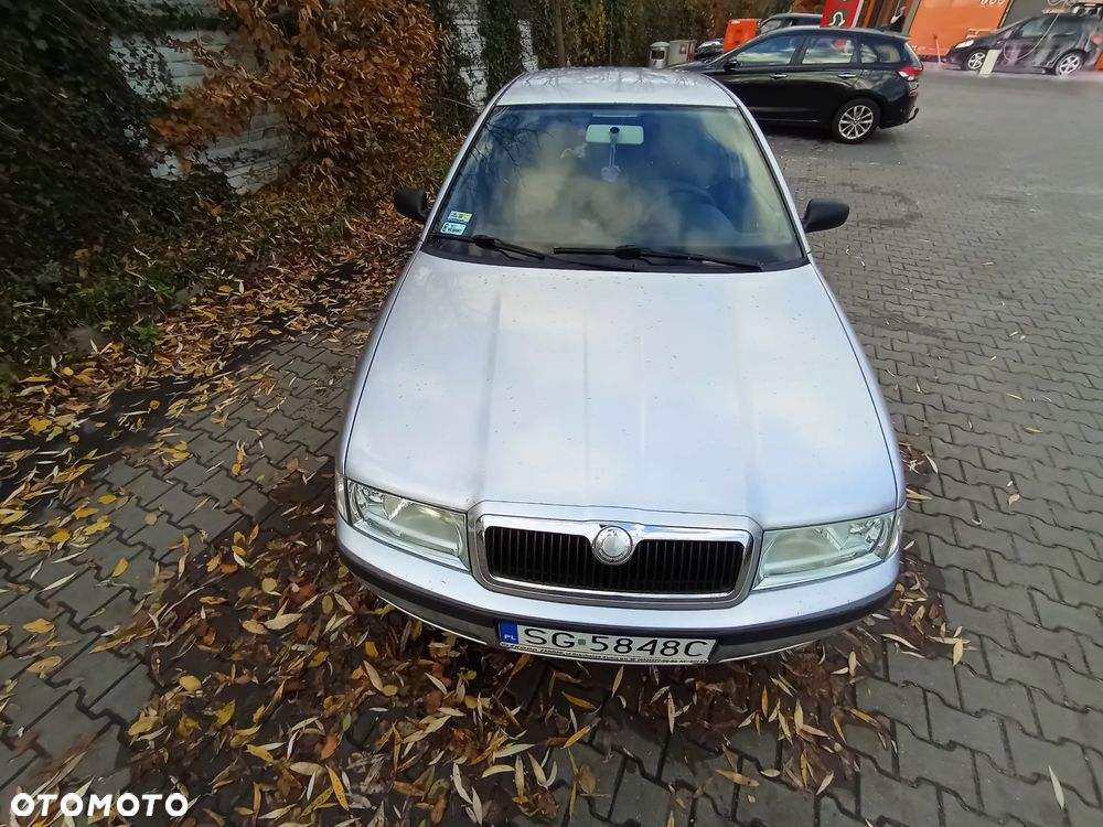 Skoda Octavia 1.6 Tour - 11