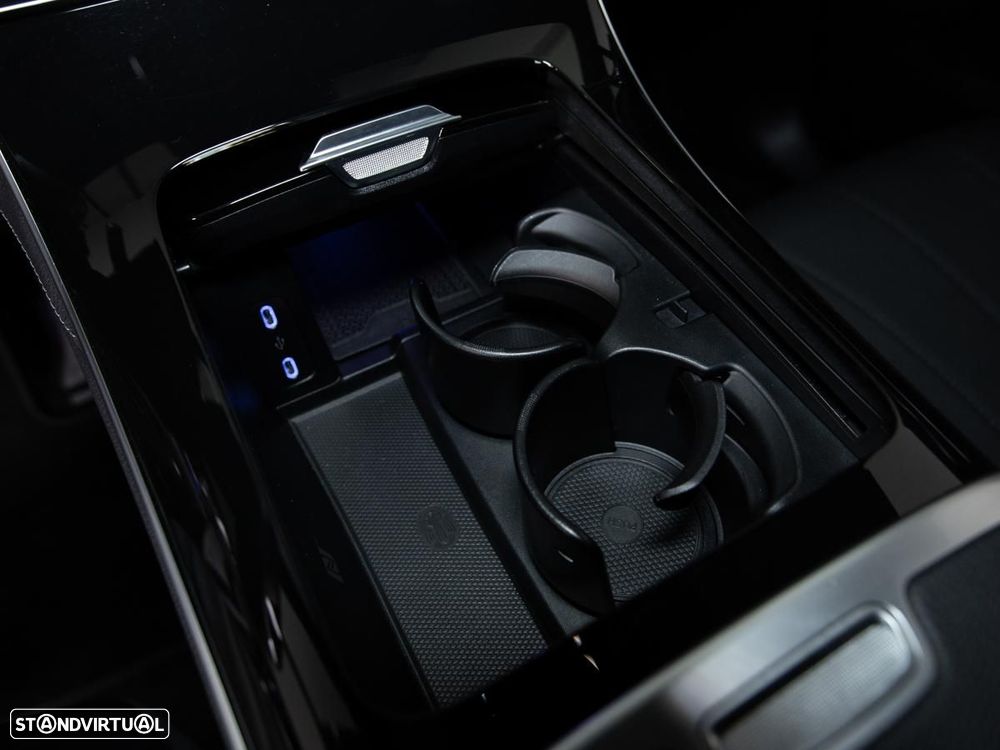 Mercedes-Benz EQE 300 - 26