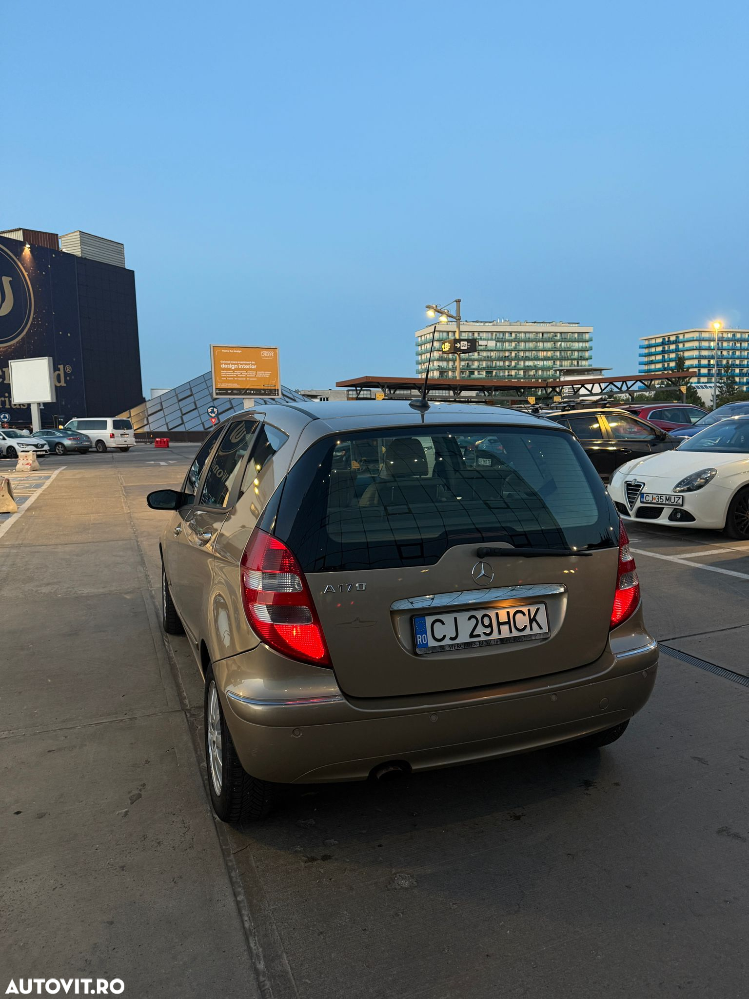 Mercedes-Benz A - 2