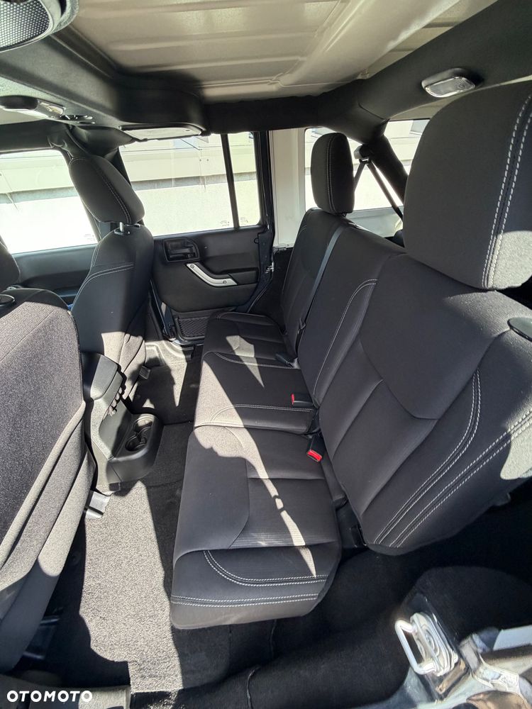 Jeep Wrangler 3.6 Unlim Rubicon - 14