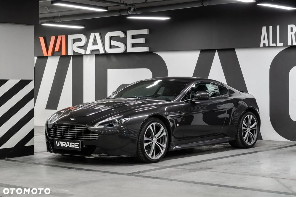 Aston Martin V12 Vantage - 1