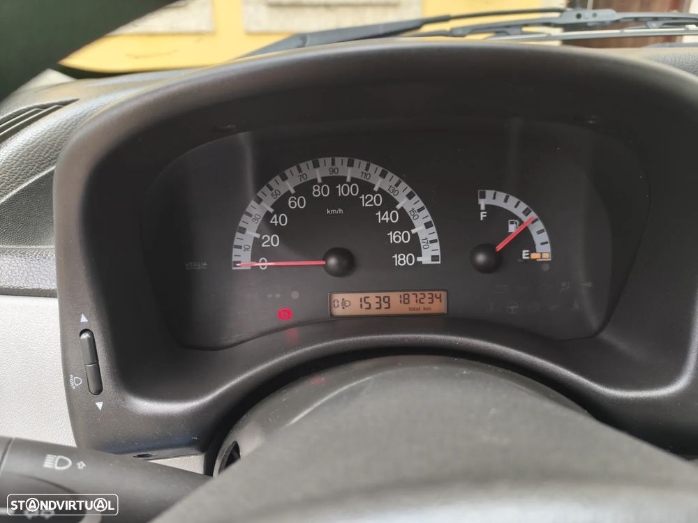 Fiat Punto 1.9 JTD HLX - 11