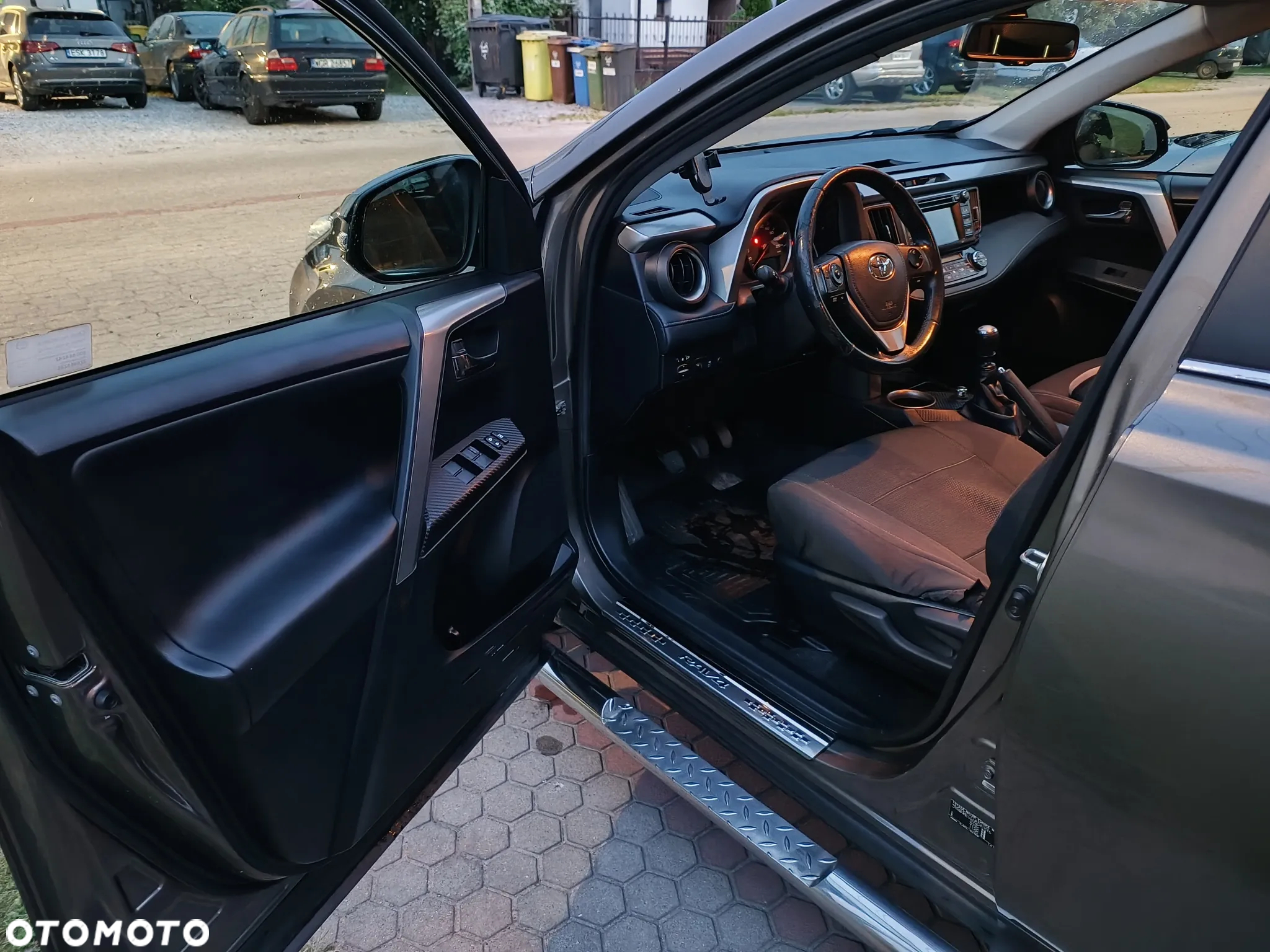 Toyota RAV4 2.0 D-4D Premium 4x2 - 7