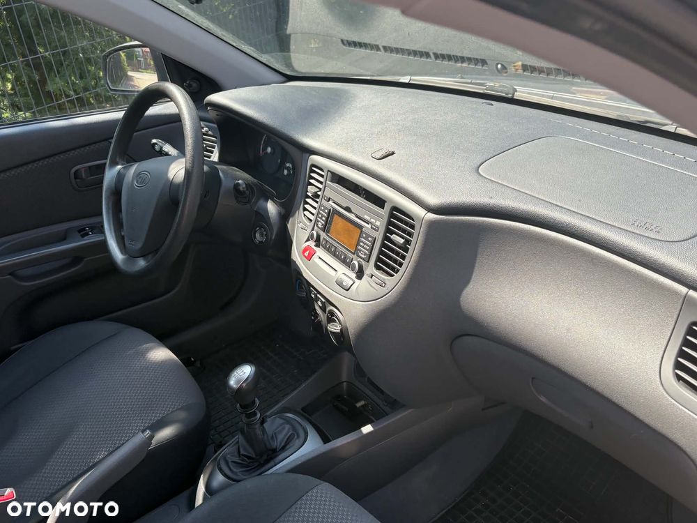 Kia Rio 1.4 Comfort - 9