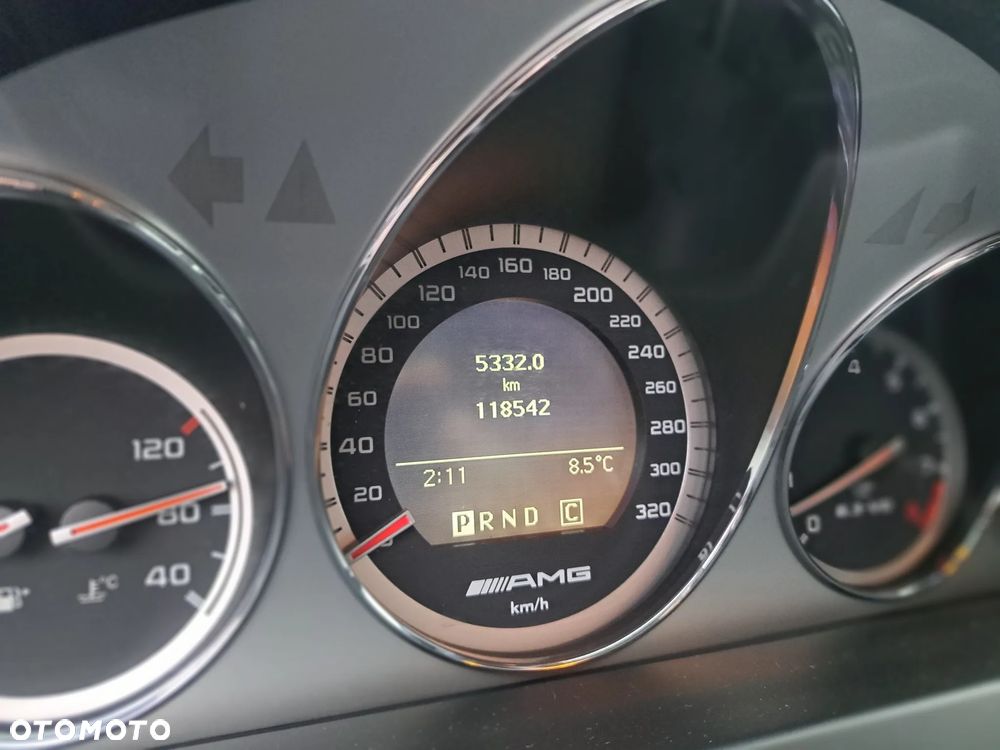 Mercedes-Benz Klasa C 63 AMG 7G-TRONIC - 22