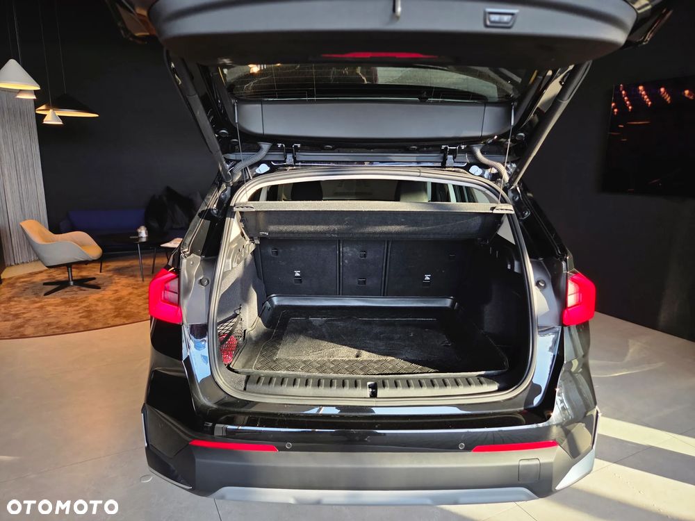 BMW X1 sDrive18i - 18
