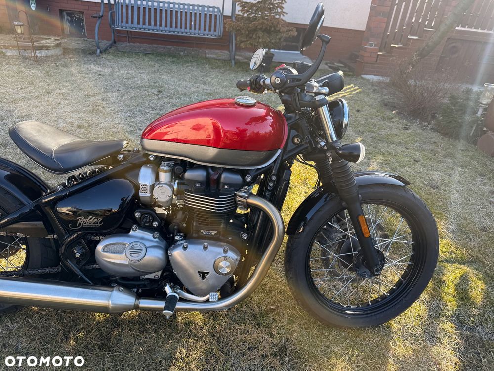 Triumph Bonneville Bobber - 2