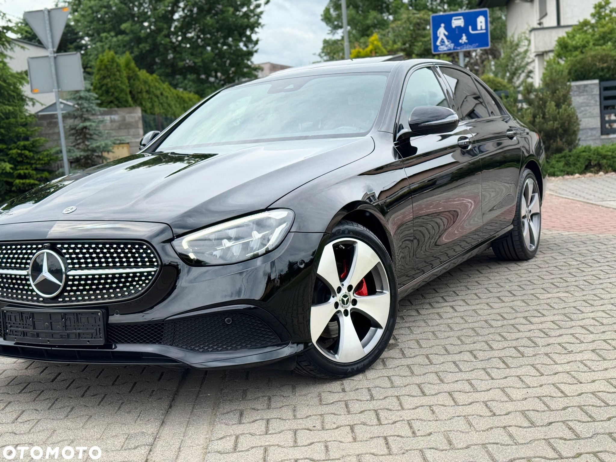 Mercedes-Benz Klasa E 220 d 4Matic T 9G-TRONIC Avantgarde - 15