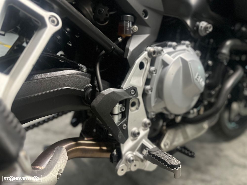 BMW F 750 GS Triple Black - 12