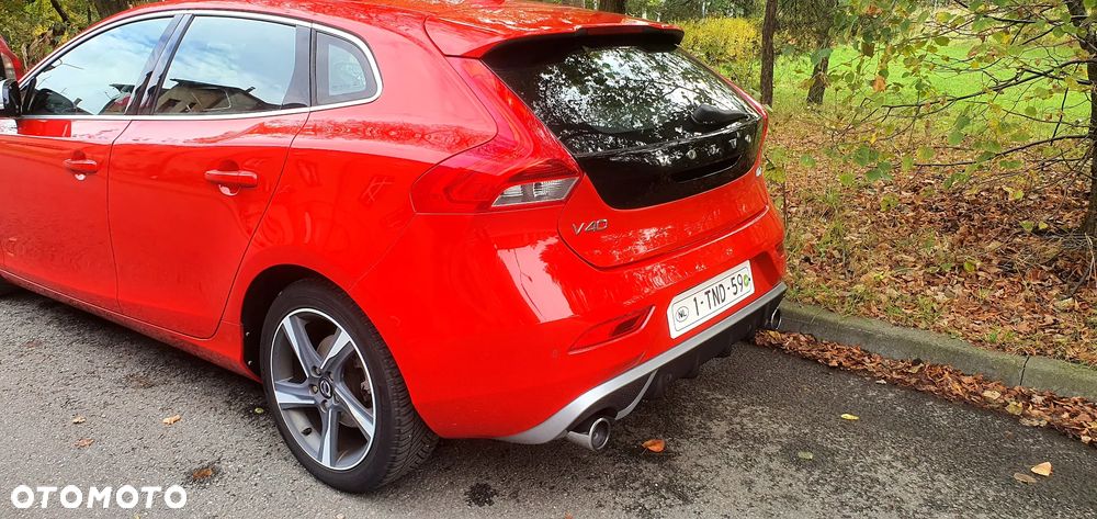 Volvo V40 D2 R Design - 15