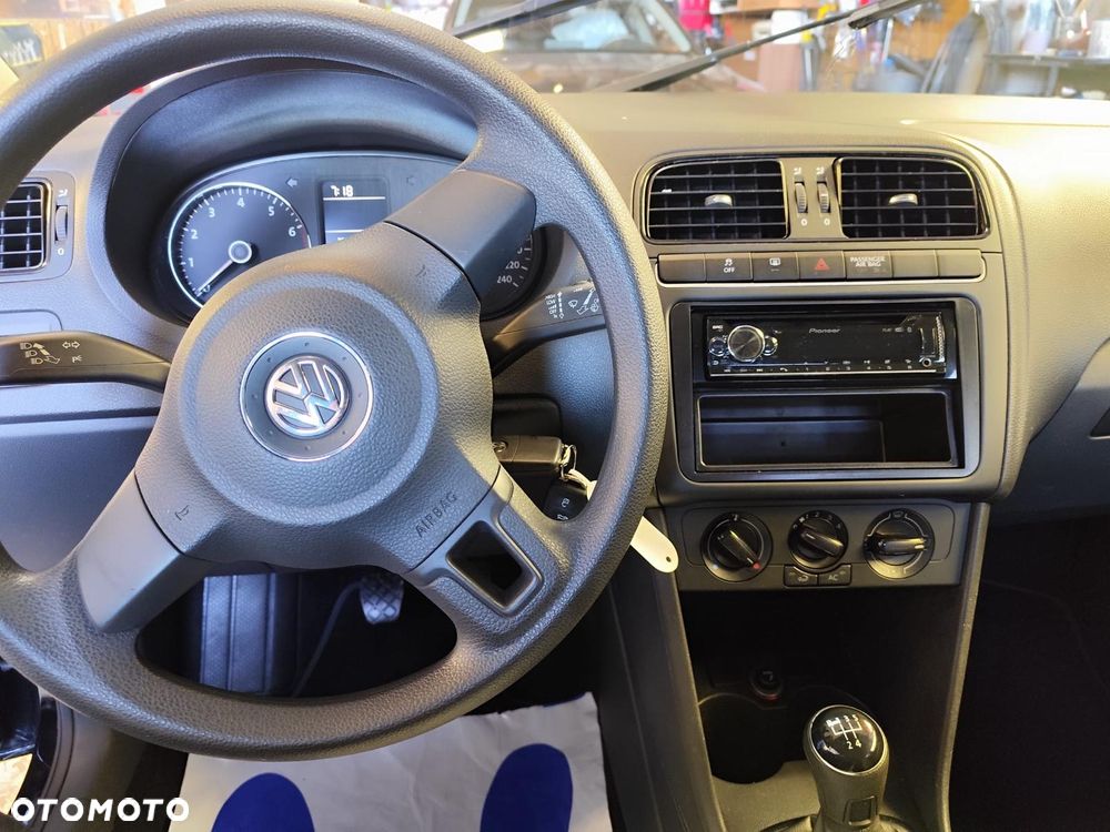 Volkswagen Polo 1.2 Blue Motion Technology Comfortline - 17