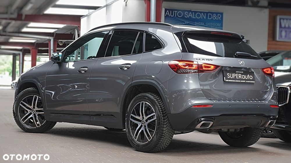 Mercedes-Benz GLA 180 - 9