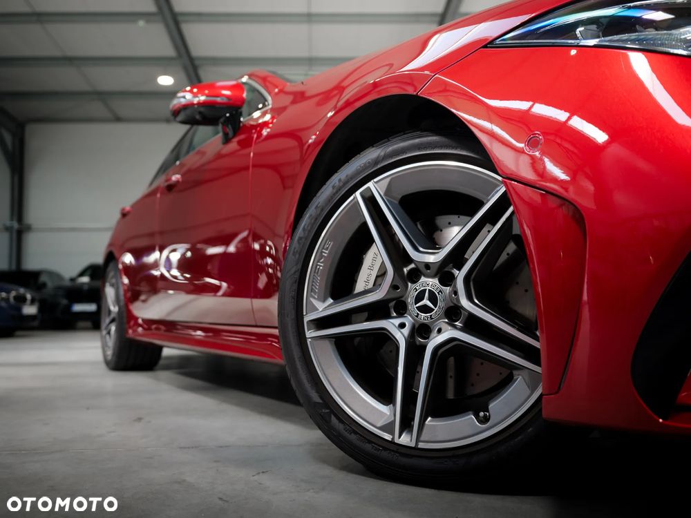 Mercedes-Benz CLS 300 d 4-Matic AMG - 12