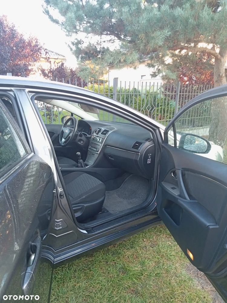 Toyota Avensis 2.0 D-4D Luna - 8