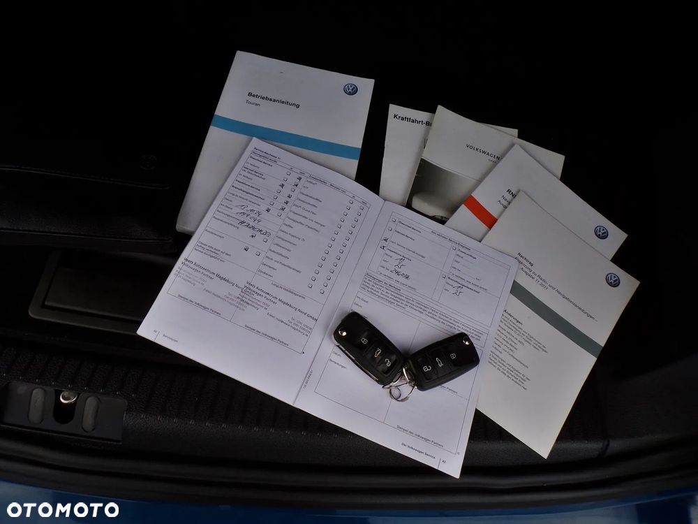 Volkswagen Touran 2.0 TDI DPF STYLE - 33