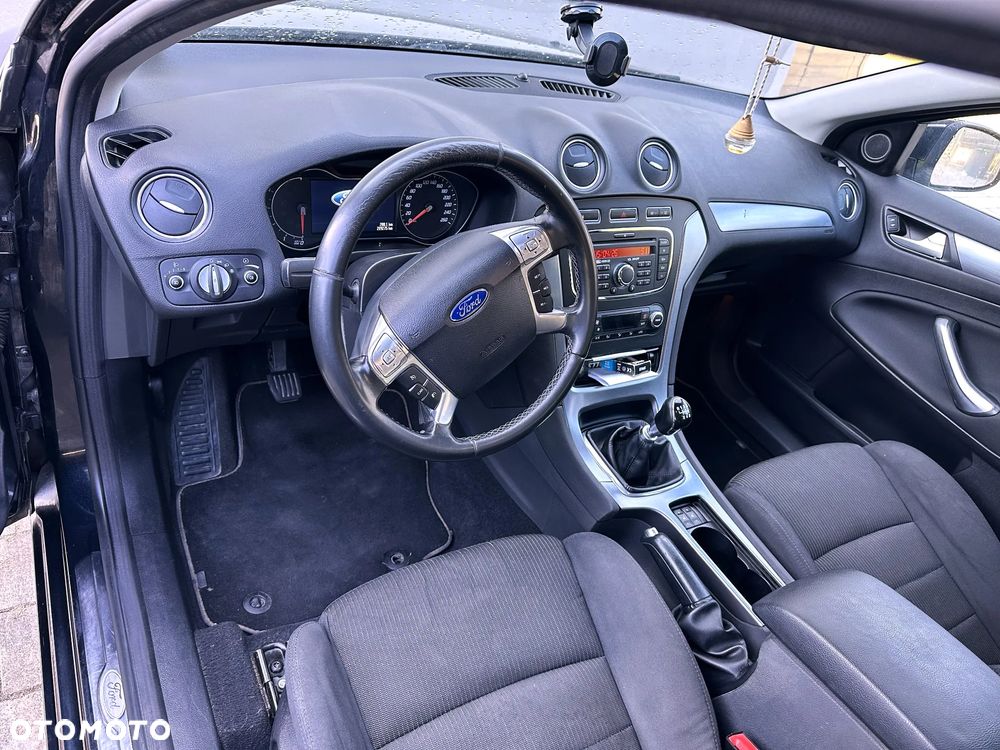 Ford Mondeo 2.0 TDCi Titanium - 19