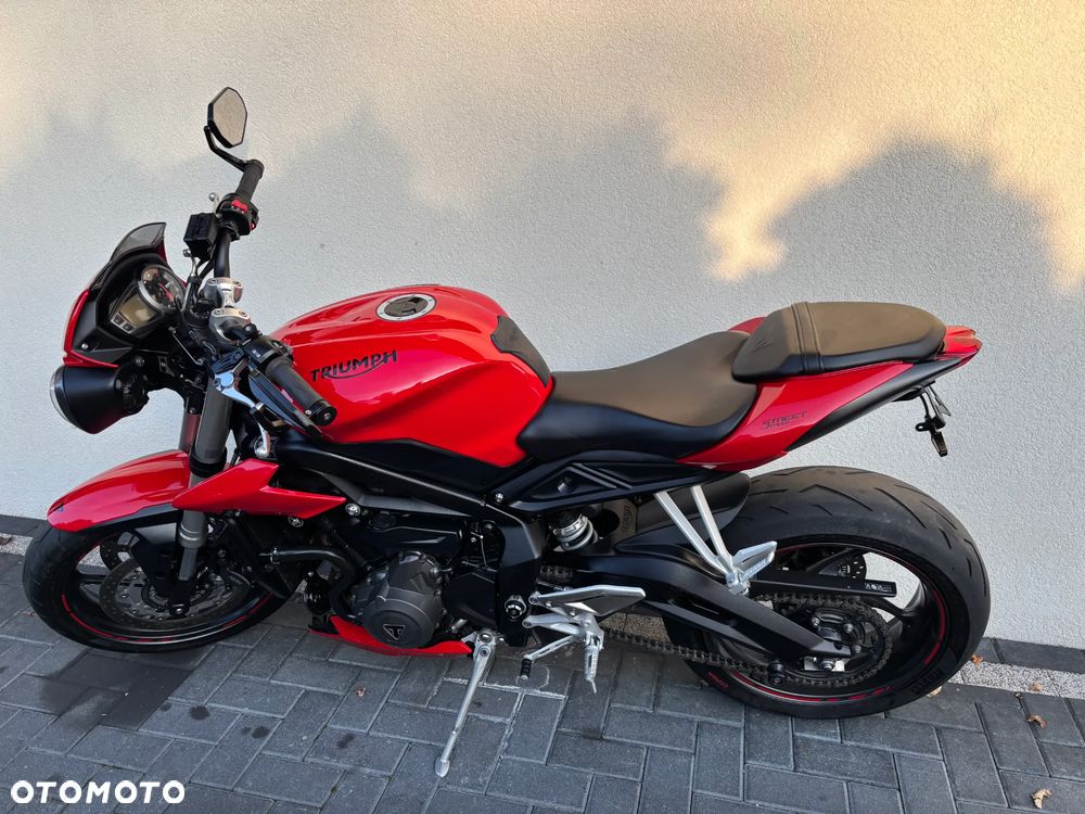Triumph Street Triple - 4