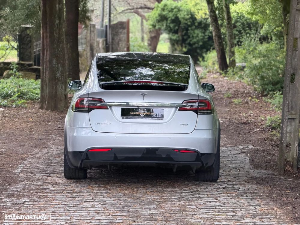 Tesla Model X 100D - 35