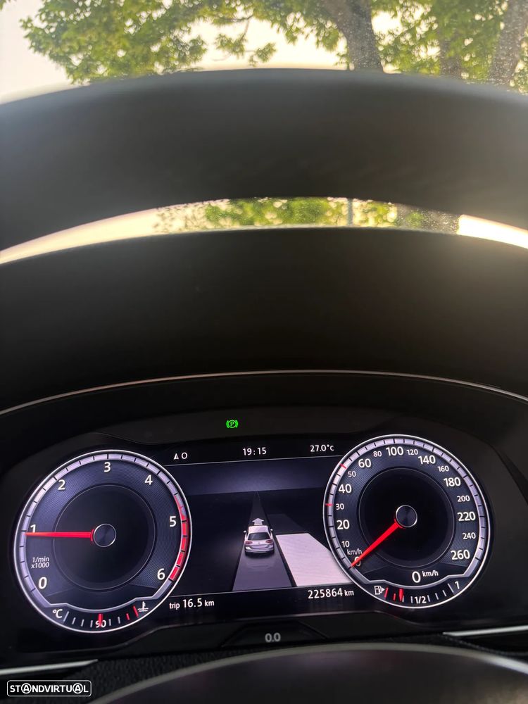VW Passat Variant 2.0 TDI Confortline - 29