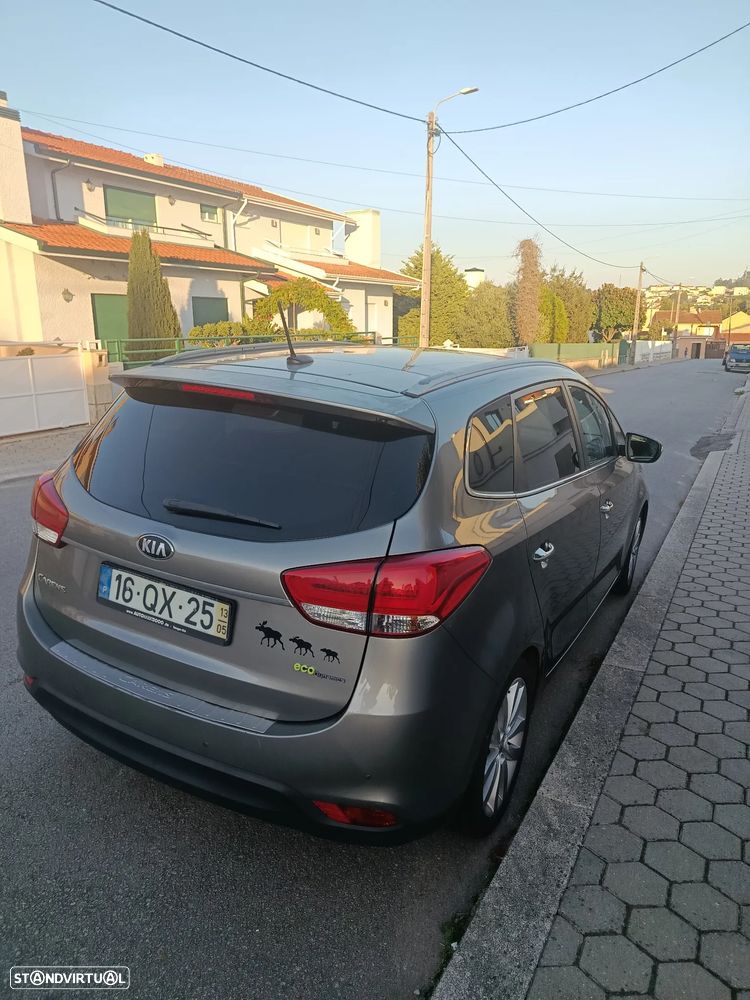 Kia Carens - 7