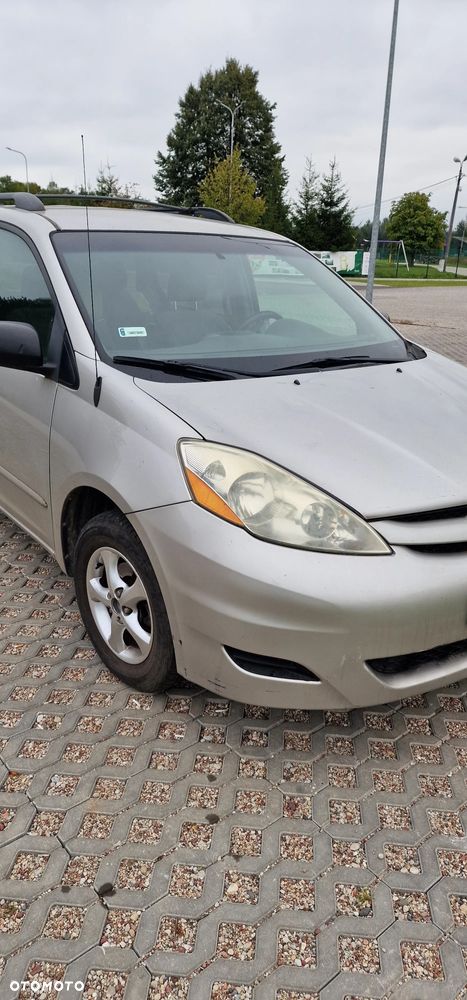Toyota Sienna 3.3 LE AWD - 2