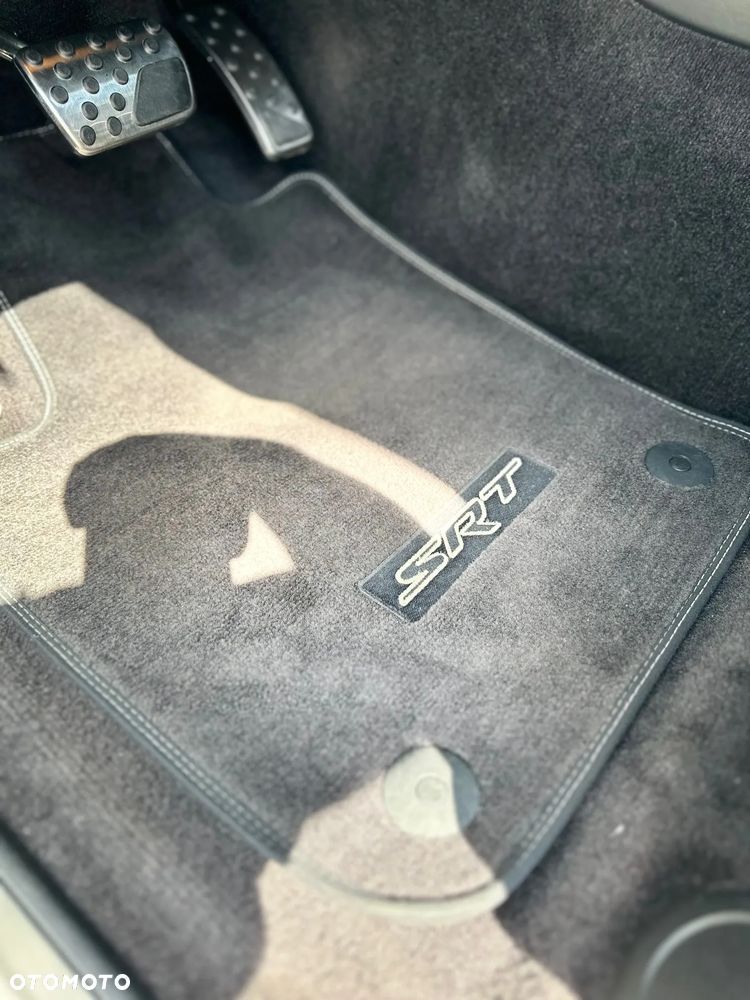 Jeep Grand Cherokee - 18