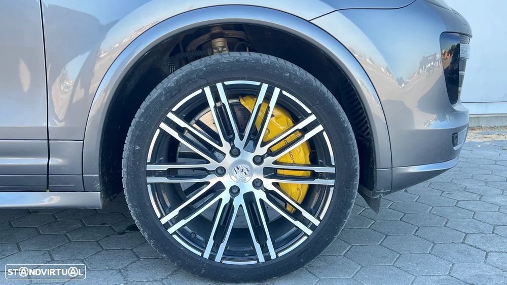 Porsche Cayenne Turbo S Tiptronic S - 7