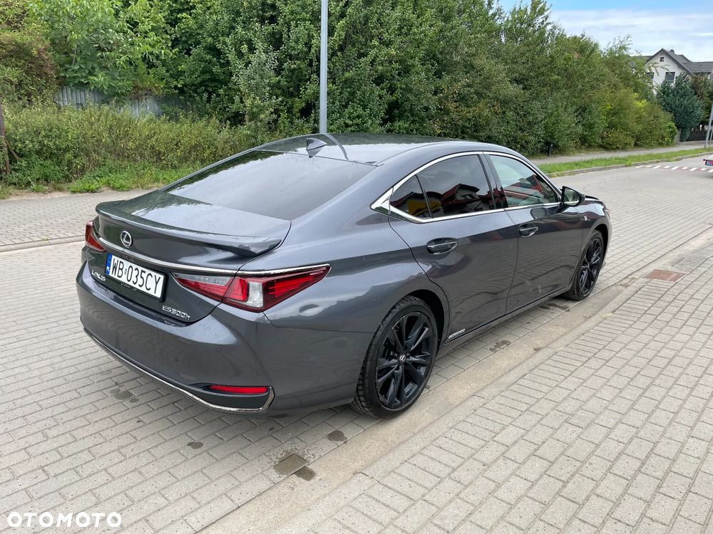 Lexus ES 300h F Sport - 6