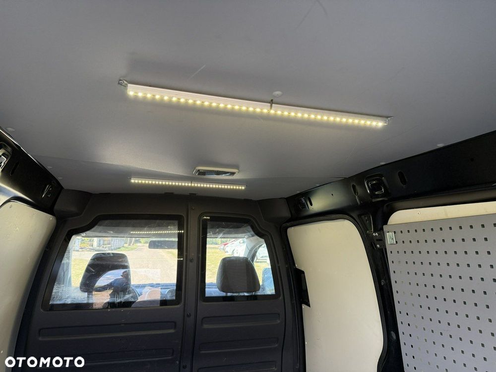 Volkswagen Caddy - 28