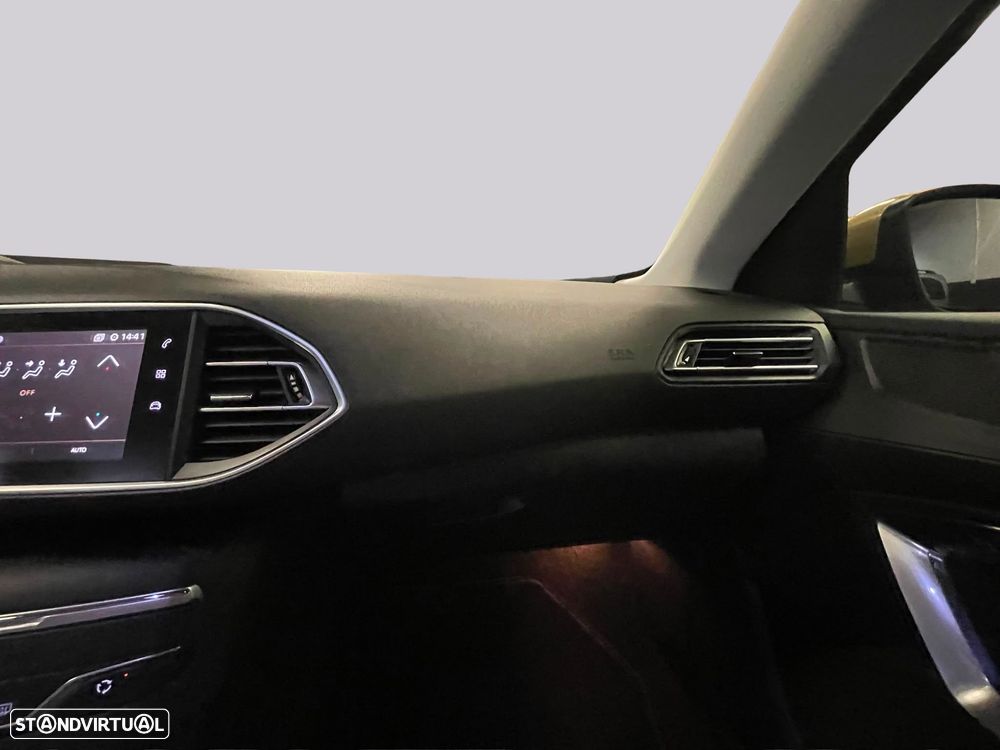 Peugeot 308 SW 1.2 PureTech Allure - 7