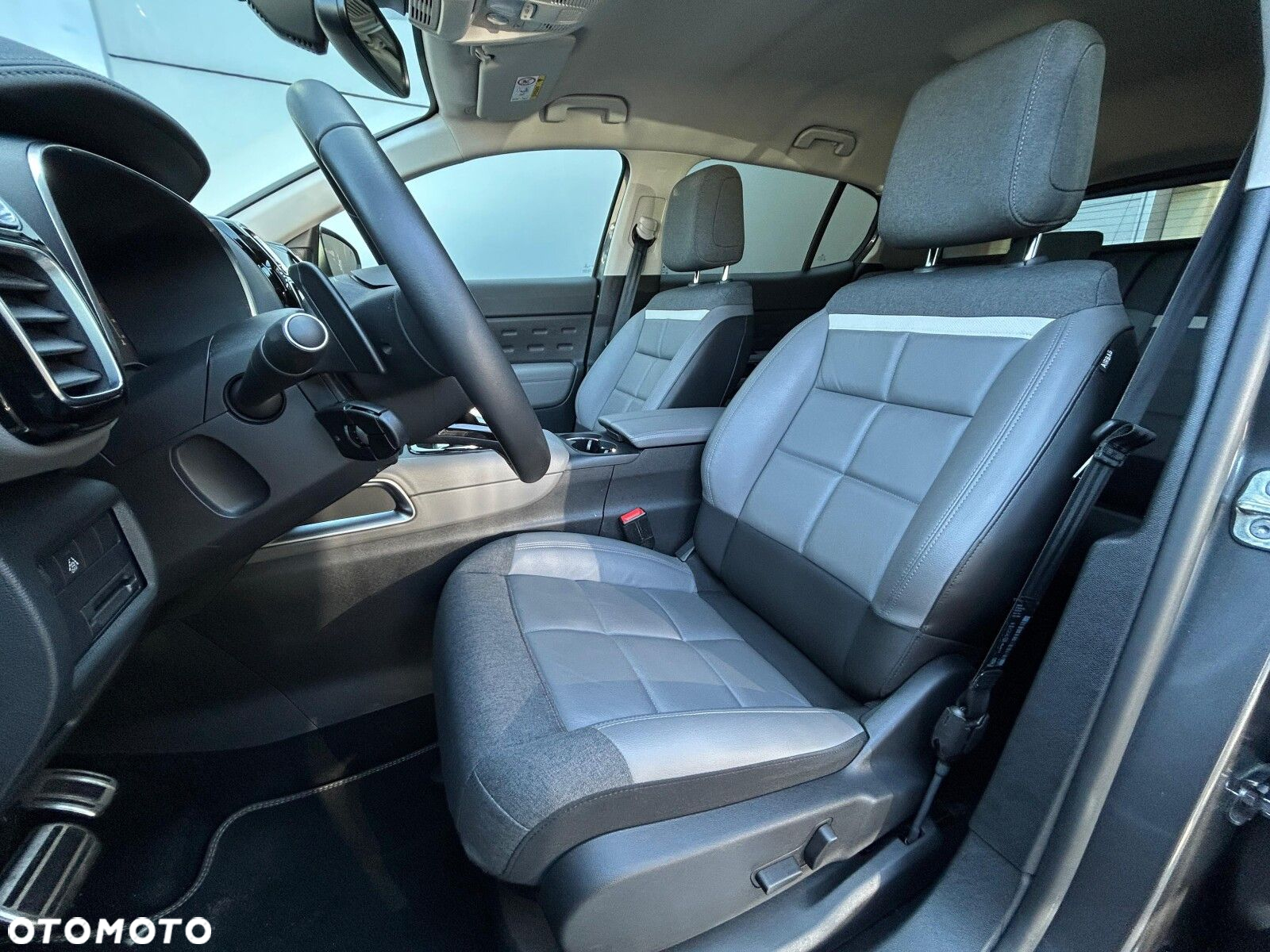 Citroën C5 Aircross 1.2 PureTech Shine EAT8 - 8