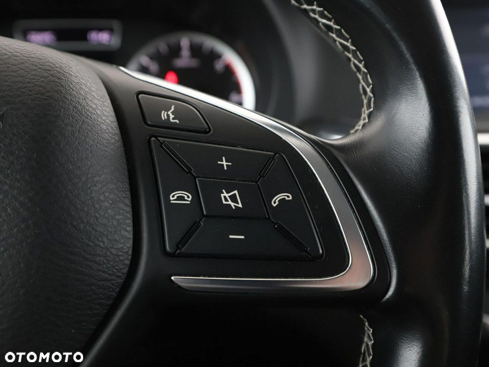 Infiniti Q30 - 29