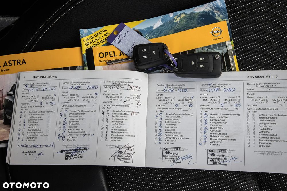Opel Astra 1.6 Turbo Cosmo - 34