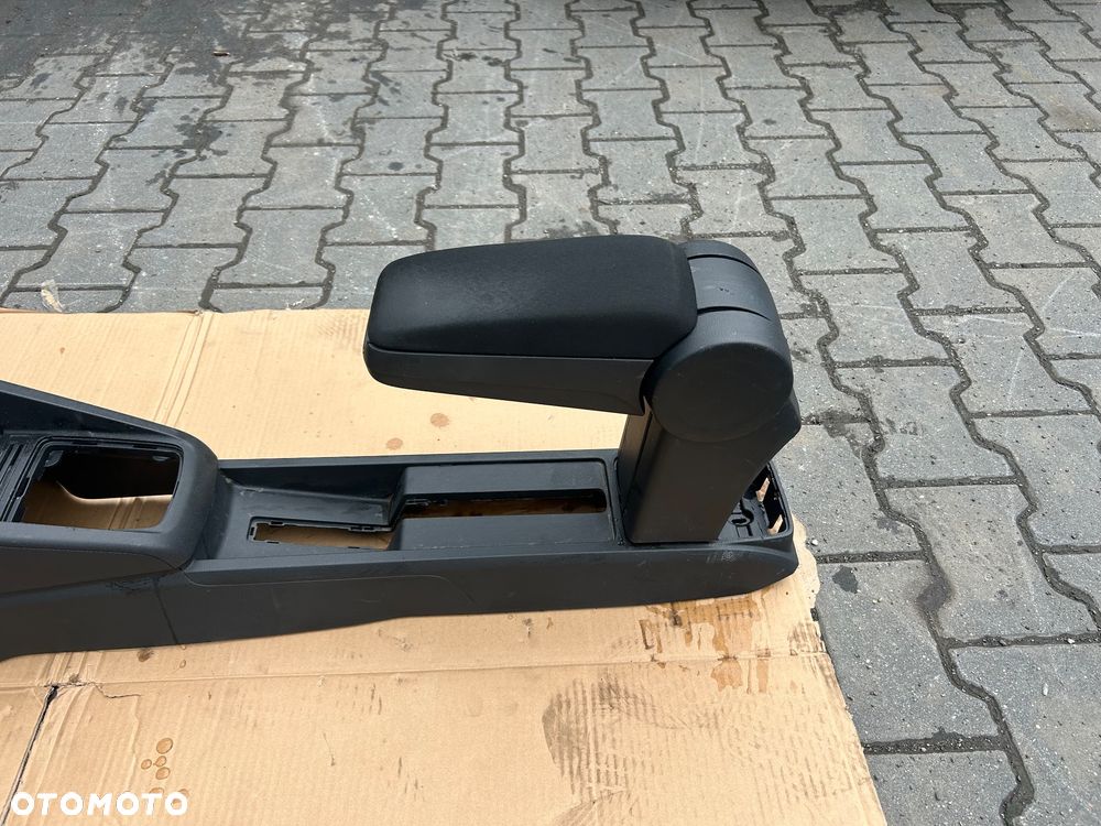Skoda Fabia III podłokietnik tunel środkowy - 5