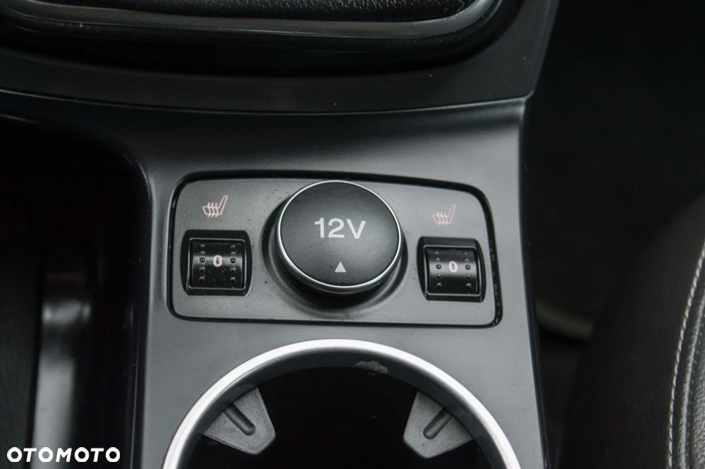 Ford Kuga 2.0 TDCi 2x4 Titanium - 25