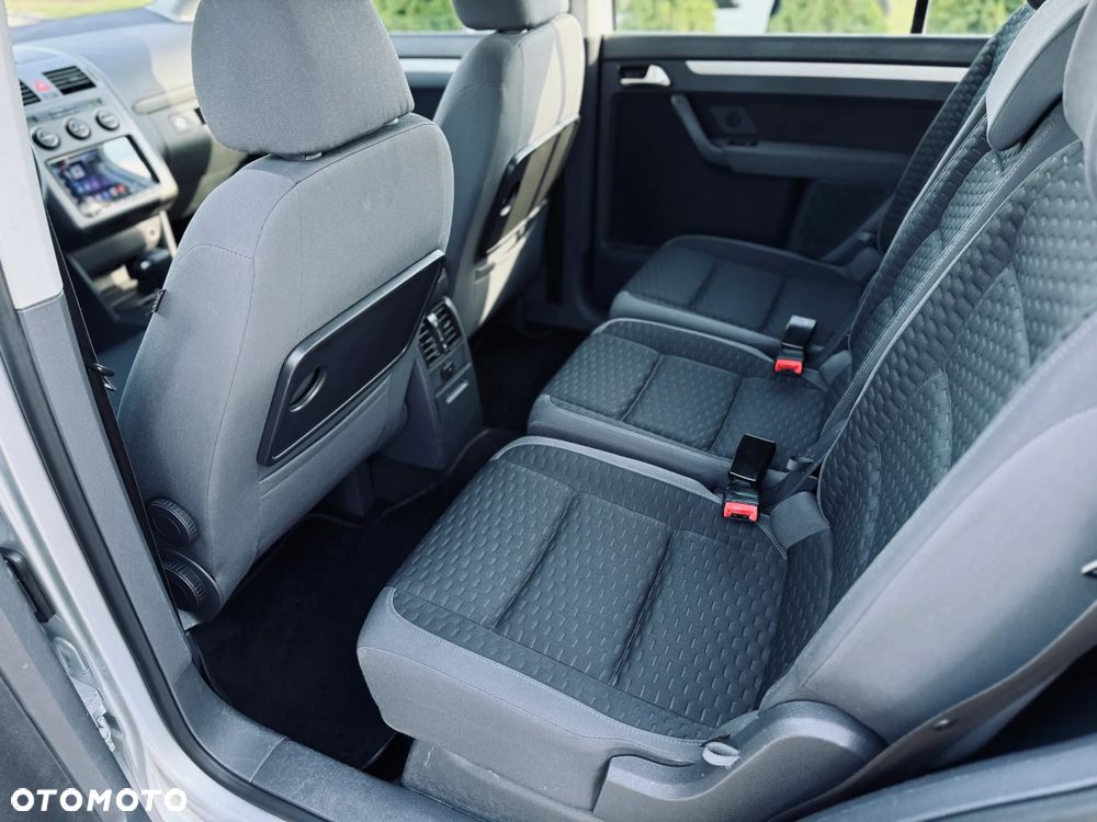 Volkswagen Touran 1.9 TDI DSG Highline - 16