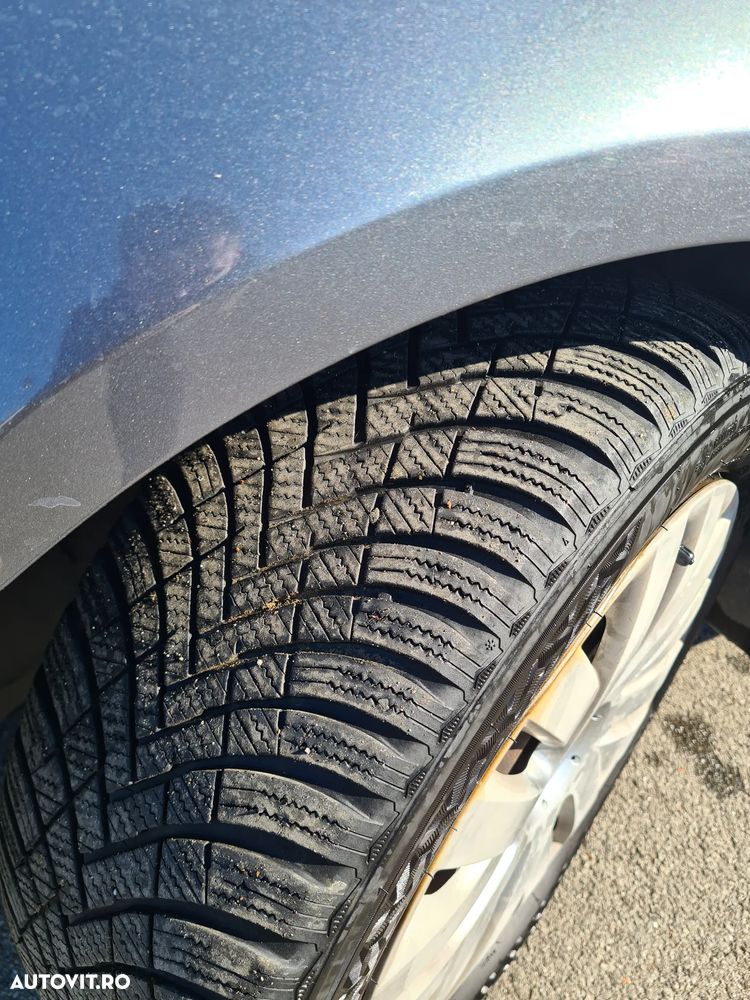 Volkswagen Golf 1.6 TDI DPF BlueMotion - 13