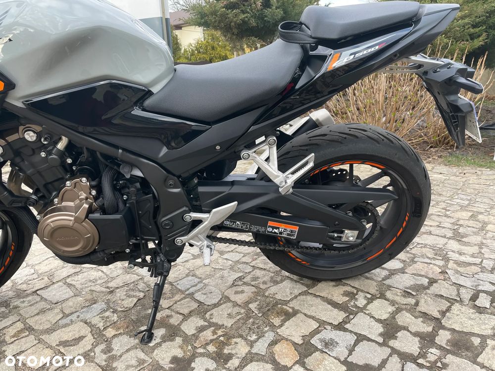 Honda CB - 12