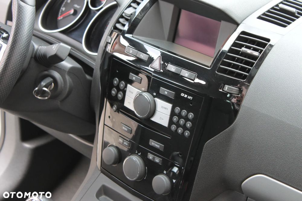 Opel Zafira - 25