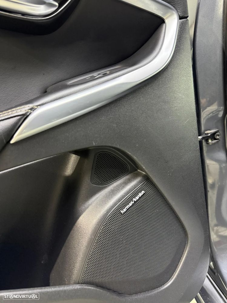 Volvo V40 D2 R Design - 10