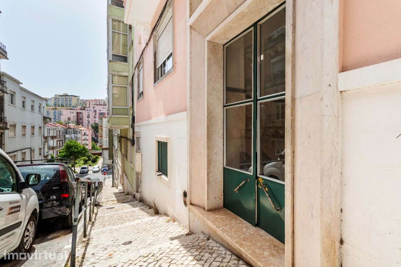 Apartamento T2+1 c/ Logradouro em Queluz, Sintra - Grande imagem: 2/42